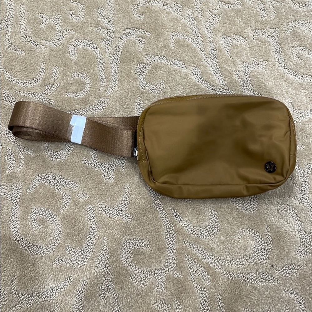 LULULEMON belt bag - Picture 2 of 6